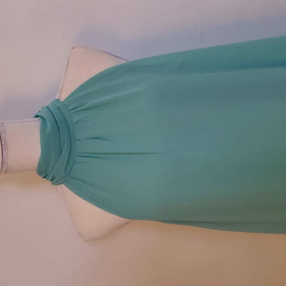Medium Loveriche Tank - Picture 2 of 4